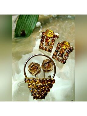 VINTAGE TOPAZ AMBER GLASS RHINESTONE PIN/BROOCH GOLDTO SIGNED CORO EARRINGS